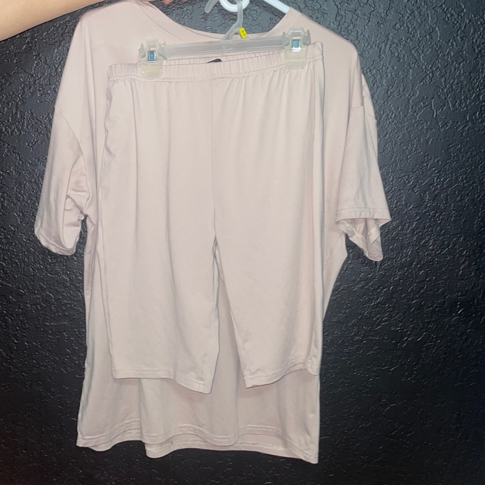tee and biker shorts set!! never been worn!! size medium!!